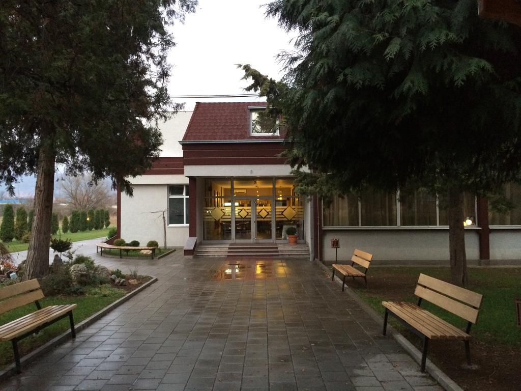 Prenociste Gazela Bed & Breakfast Pirot Bagian luar foto