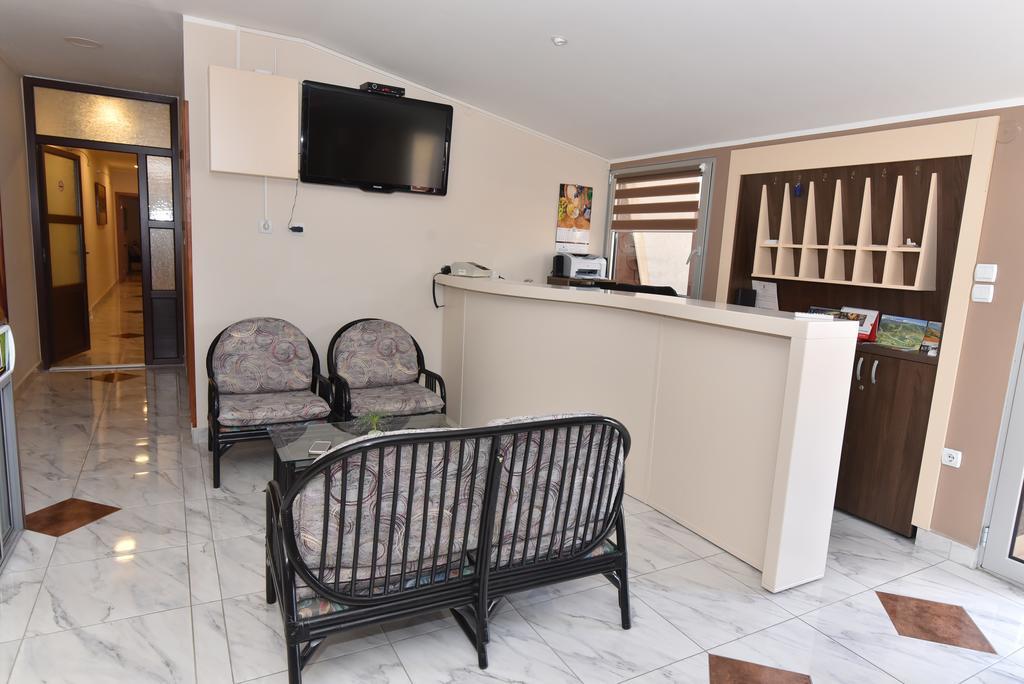 Prenociste Gazela Bed & Breakfast Pirot Bagian luar foto